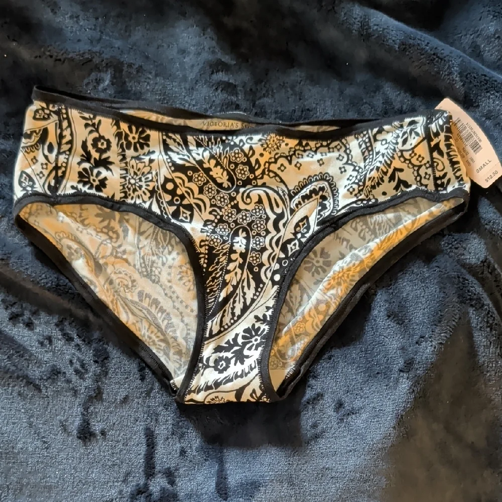 NWT Victoria's Secret Hip Huggers In Floral Leopard Print and Black Paisley - Picture 6 of 7